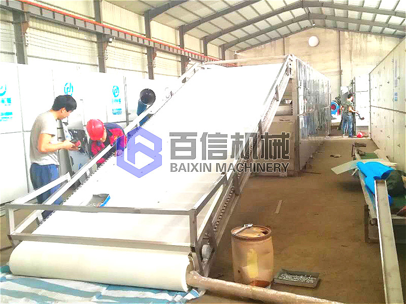 山藥烘干設(shè)備主要包含山藥切片機(jī)、烘干熱源，烘干主機(jī)，上料機(jī)，山藥包裝機(jī)、電源等配